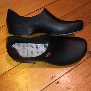 Nursing Clog Shoes- waterproof, slip resistant